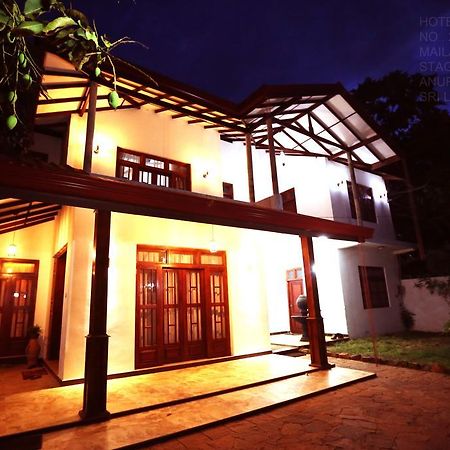 Hotel T & T Anuradhapura Luaran gambar