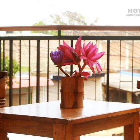 Hotel T & T Anuradhapura Bilik gambar