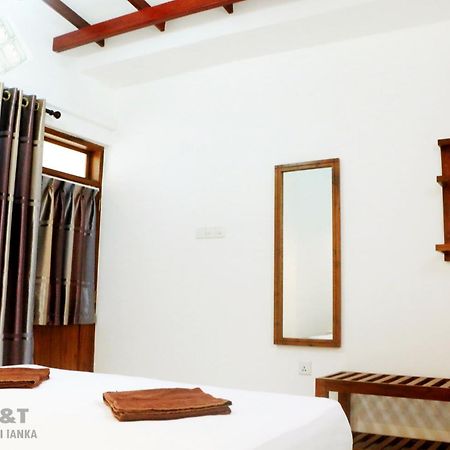 Hotel T & T Anuradhapura Luaran gambar