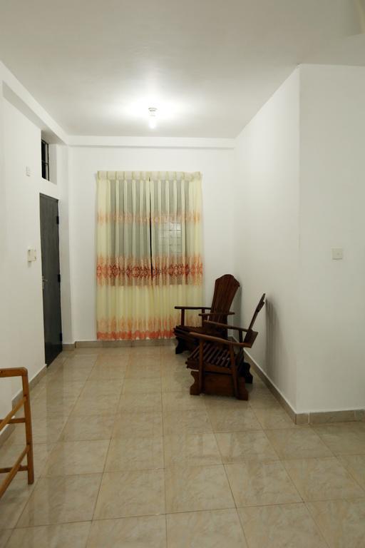 Hotel T & T Anuradhapura Bilik gambar