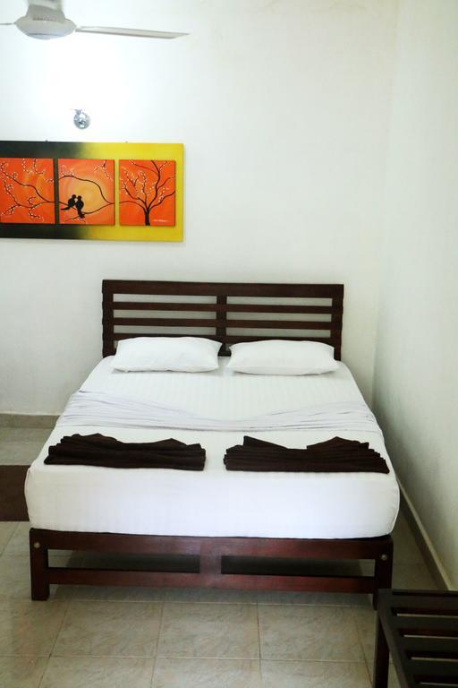Hotel T & T Anuradhapura Luaran gambar