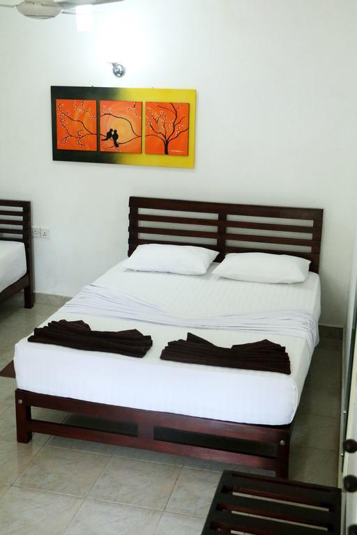 Hotel T & T Anuradhapura Luaran gambar