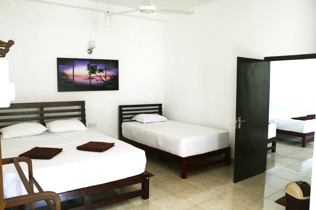 Hotel T & T Anuradhapura Luaran gambar