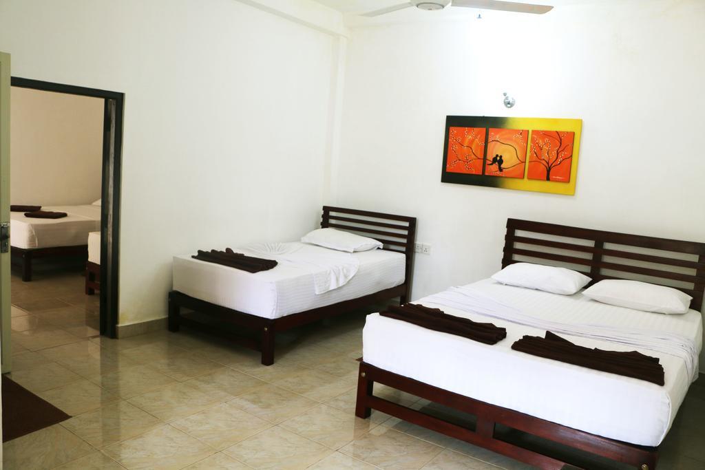 Hotel T & T Anuradhapura Luaran gambar