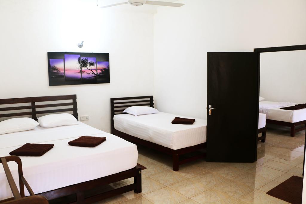 Hotel T & T Anuradhapura Luaran gambar
