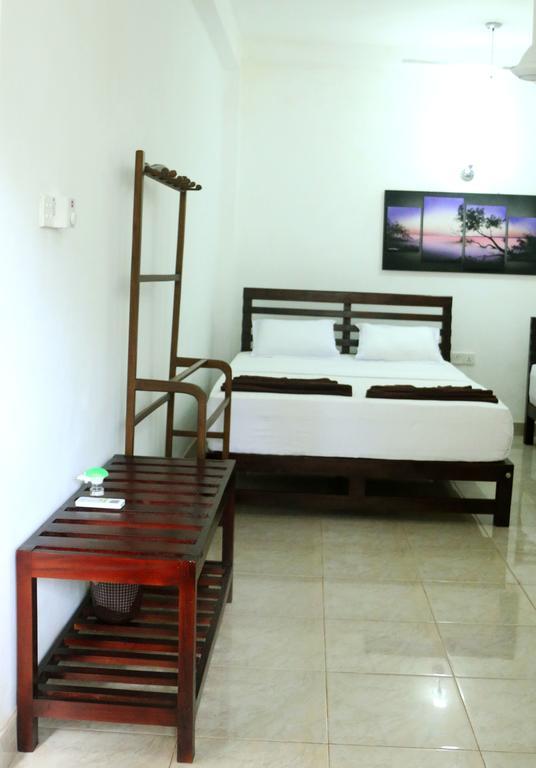Hotel T & T Anuradhapura Luaran gambar