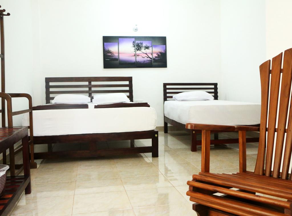 Hotel T & T Anuradhapura Luaran gambar