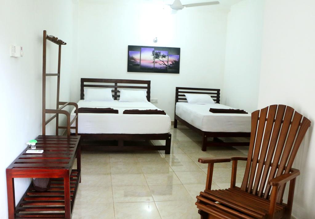 Hotel T & T Anuradhapura Luaran gambar