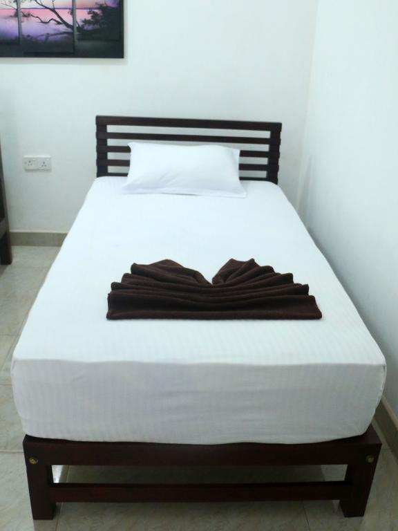 Hotel T & T Anuradhapura Luaran gambar