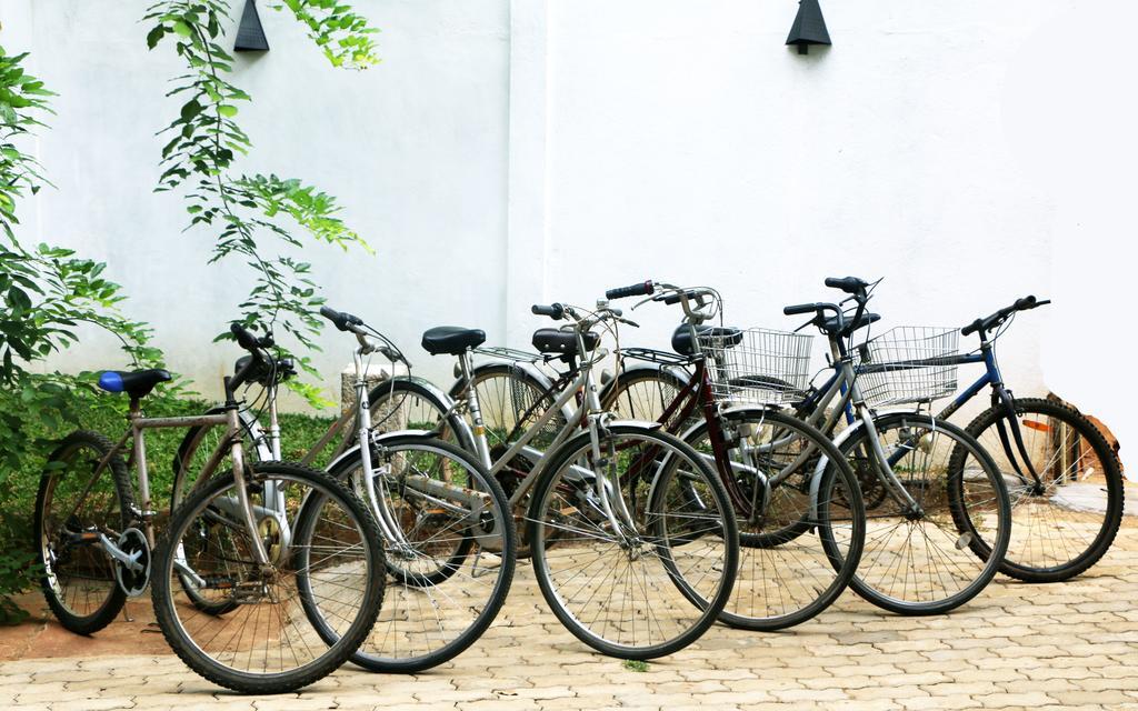 Hotel T & T Anuradhapura Luaran gambar
