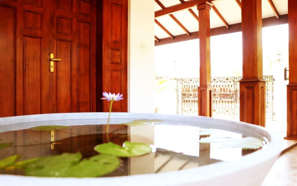 Hotel T & T Anuradhapura Luaran gambar