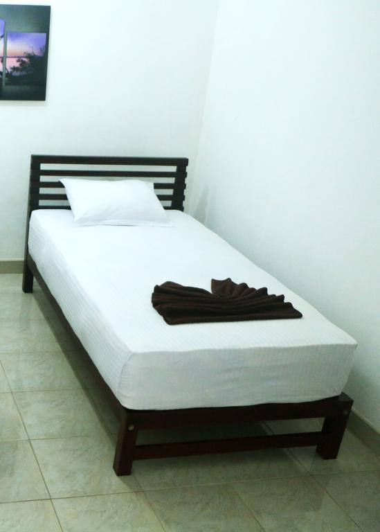 Hotel T & T Anuradhapura Luaran gambar