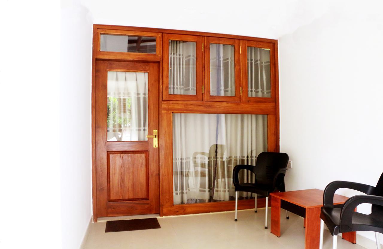 Hotel T & T Anuradhapura Luaran gambar