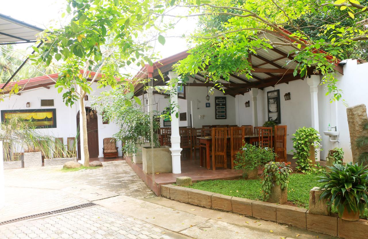 Hotel T & T Anuradhapura Luaran gambar