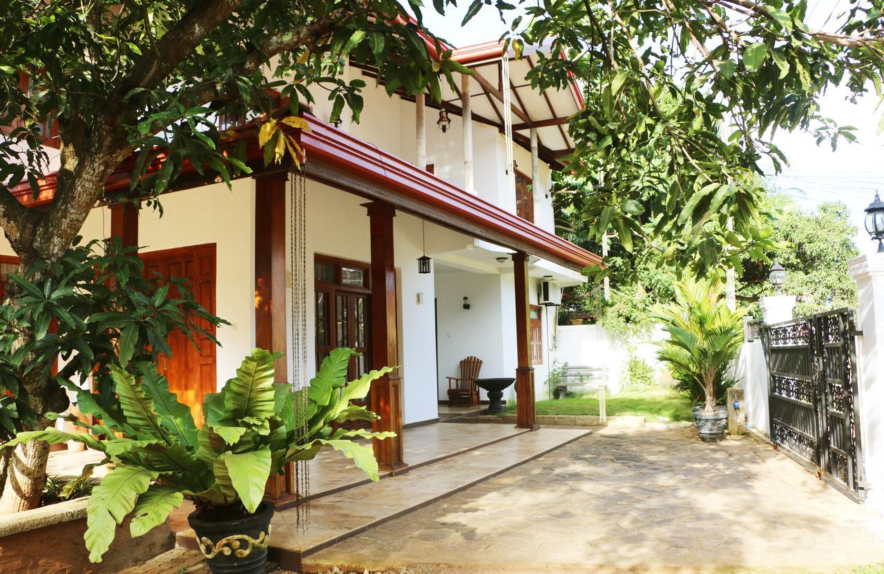 Hotel T & T Anuradhapura Luaran gambar