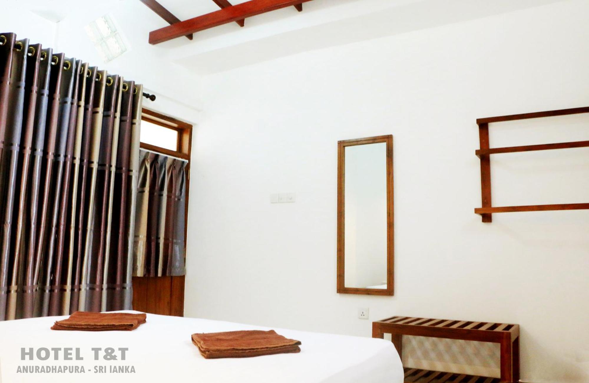 Hotel T & T Anuradhapura Luaran gambar
